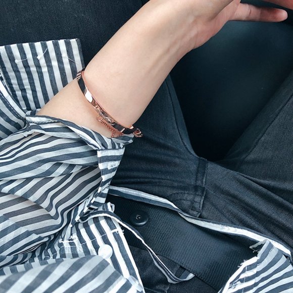 NEW Eddie Borgo Thin Safety Chain Bracelet SILVER or ROSE GOLD - Picture 11 of 11